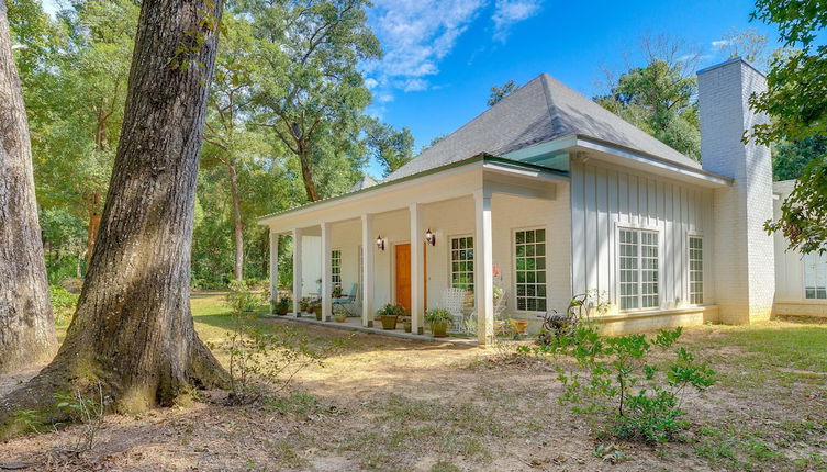 Photo 1 - Enchanting Fairhope Cottage: 2 Mi to Town & Pier