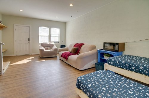 Foto 4 - Simple Shelby Vacation Rental Near Park