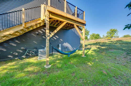 Photo 18 - Airy Belleville Guest House With Deck