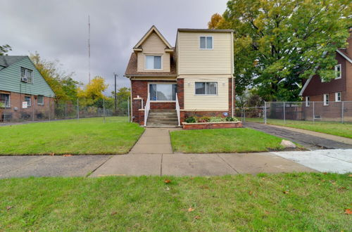 Photo 3 - Detroit Getaway w/ Fireplace Near Ford Field