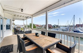 Foto 1 - Waterfront Freeport Home: Deck & Private Boat Dock