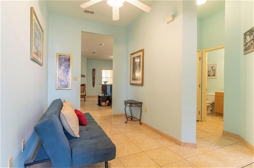 Foto 19 - Poolside Condo, Sleeps 8, Only 1 Block From Beach