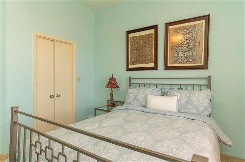 Foto 3 - Poolside Condo, Sleeps 8, Only 1 Block From Beach