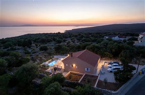Foto 50 - Villa Akulica With Heated Outdoor Pool and Seaview