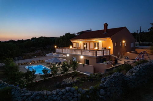 Foto 39 - Villa Akulica With Heated Outdoor Pool and Seaview