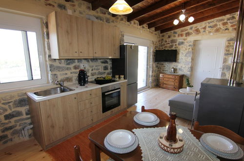 Photo 8 - Malia Stone Residence - Secluded Cozy Retreat