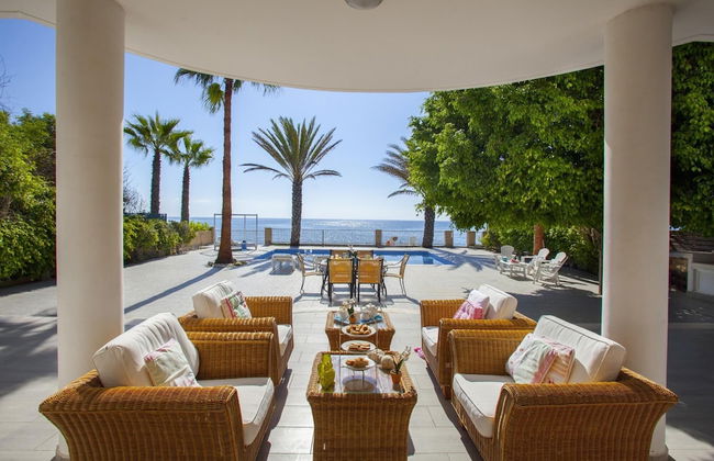 Sunset Beachfront Villa Meneou - Photo 1