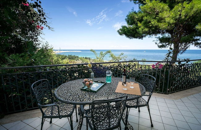 Park Residence Cicladi Comfortable Apartment With Spacious Terrace - Photo 1