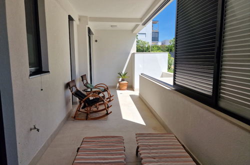 Photo 30 - Luxury Modern apt w Garden, 3 min Walk to Beach