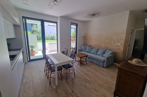 Photo 19 - Luxury Modern apt w Garden, 3 min Walk to Beach