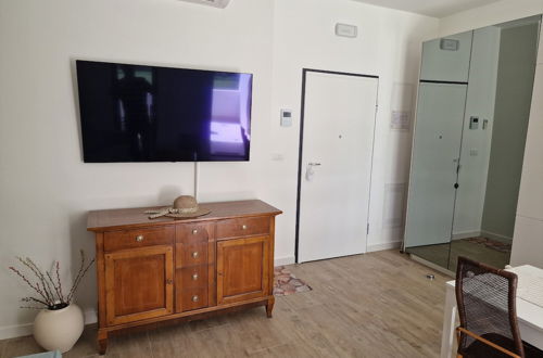 Photo 24 - Luxury Modern apt w Garden, 3 min Walk to Beach