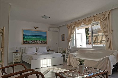 Foto 2 - Charming 3-bed Villa in Sounio