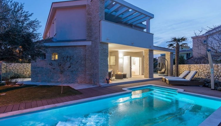 Foto 1 - Luxury Villa White Rose with the Pool