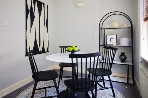 Photo 4 - The Kensington Cradle - Lovely 2bdr Flat