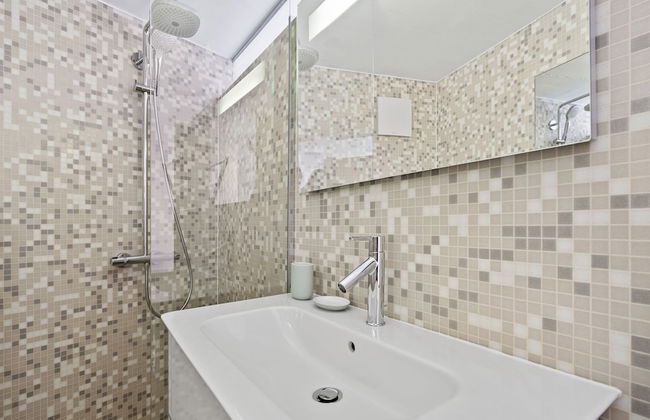 Modern Apt Old Town w Panoramic View ID4 - Foto 19