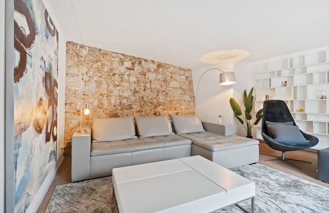 Modern Apt Old Town w Panoramic View ID4 - Foto 13