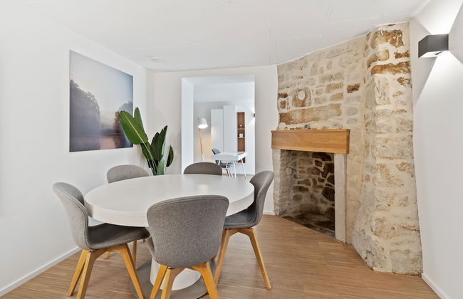 Modern Apt Old Town w Panoramic View ID4 - Foto 6