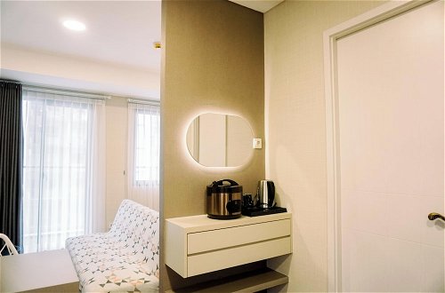 Foto 6 - Homey And Cozy Studio Room Daan Mogot City Apartment