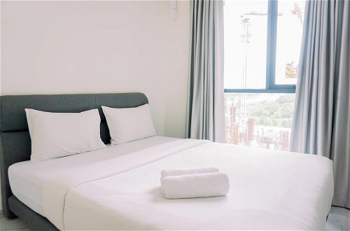 Photo 1 - Warm And Simply Studio Room Sky House Alam Sutera Apartment