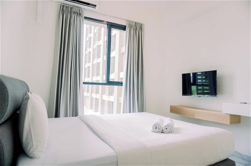 Foto 2 - Warm And Simply Studio Room Sky House Alam Sutera Apartment