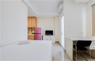 Photo 2 - Comfort And Homey Studio Apartment At B Residence