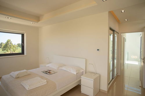 Photo 17 - Luxury Villa Mirror - 200meters From The Beach