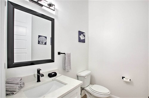 Photo 7 - Modern Mtn View Townhome < 5 Mi to Skiing