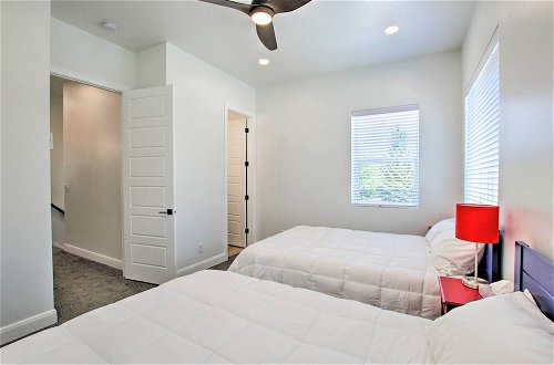 Photo 10 - Modern Mtn View Townhome < 5 Mi to Skiing