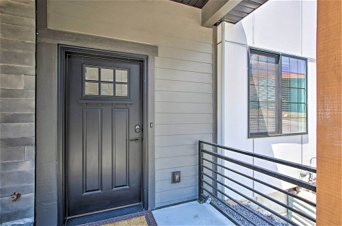 Photo 4 - Modern Mtn View Townhome < 5 Mi to Skiing