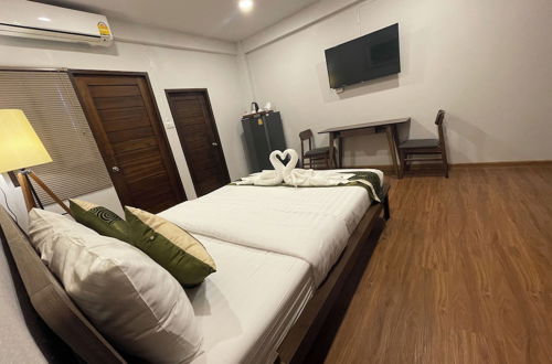 Foto 4 - The Bedrooms Maeklong Service Apartment