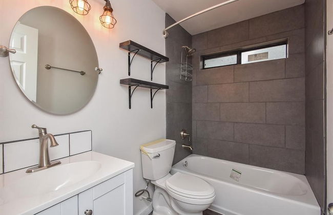 Charming 2-bed Apartment in Houston - Photo 4