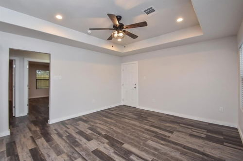Photo 6 - Charming 2-bed Apartment in Houston
