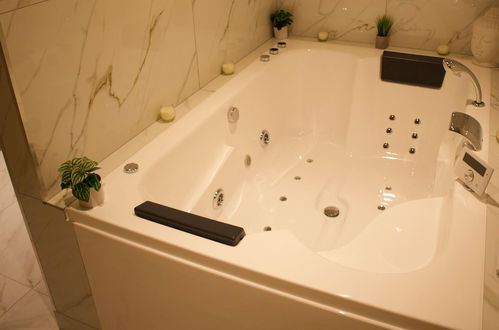 Photo 24 - Apart'Moment Jacuzzi