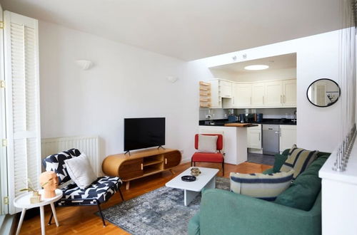 Photo 12 - The London Nest - Trendy 3bdr House