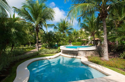 Foto 18 - Impressively Designed 3rd-floor Space Overlooking Pool in Coco