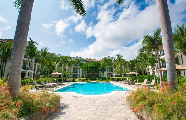 Impressively designed and decorated 3rd-floor space overlooking pool in Coco - Foto 22