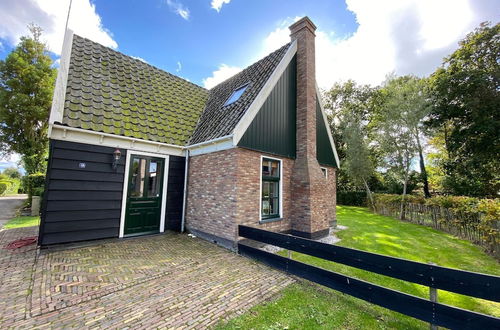 Photo 24 - Lush Villa with Hot Tub, Private Fenced Garden in Hippolytushoef