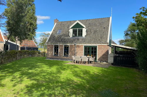 Photo 28 - Lush Villa with Hot Tub, Private Fenced Garden in Hippolytushoef