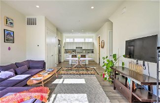Foto 2 - Central Denver Townhome w/ Rooftop + Views