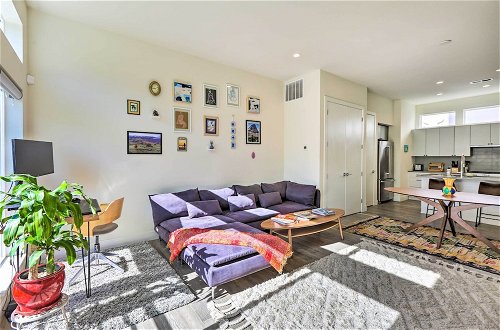 Foto 7 - Central Denver Townhome w/ Rooftop + Views