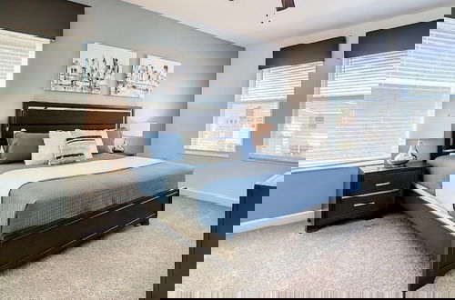 Foto 3 - Storey Lake 6BR Private Pool Spa Waterpark/disney