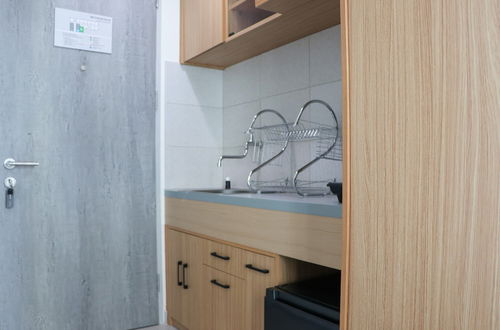 Photo 9 - Minimalist Design Studio At Osaka Riverview Pik 2 Apartment