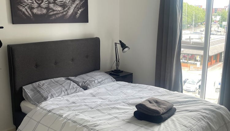 Photo 1 - Apartment Sleeps 4 With Free Parking