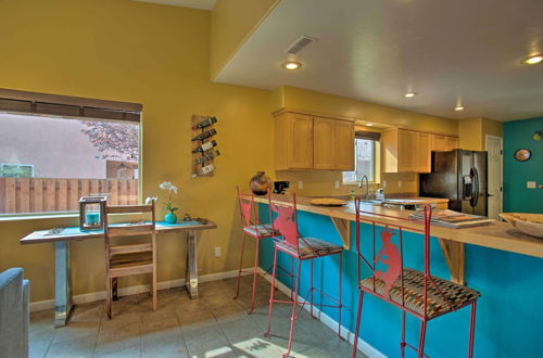 Photo 5 - Modern Moab Townhome With Shared Pool & Hot Tub