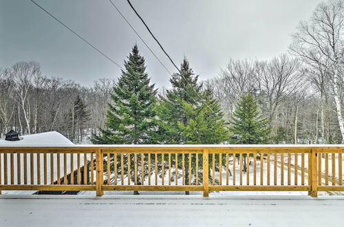 Photo 7 - Vermont Ski Chalet ~ 5 Mi to Magic Mountain