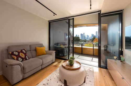 Photo 8 - 2-bed in South Melbourne w/ Beautiful City Views