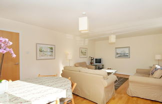 Foto 2 - 202 Quiet 2 Bedroom Property in Residential Area With Secure Private Parking