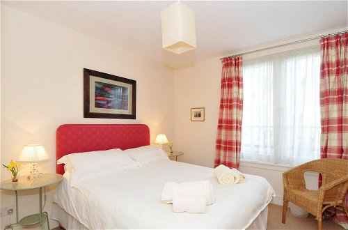 Foto 6 - 202 Quiet 2 Bedroom Property in Residential Area With Secure Private Parking