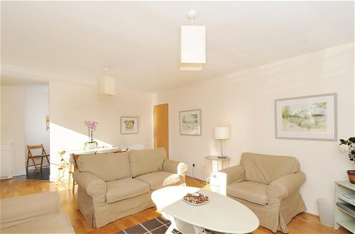 Foto 1 - 202 Quiet 2 Bedroom Property in Residential Area With Secure Private Parking