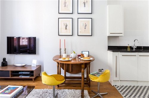 Photo 3 - Stylish Notting Hill Apartment for 2-4